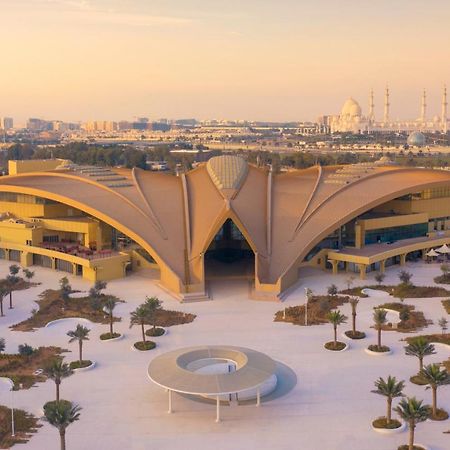 Erth Abu Dhabi Hotel Dış mekan fotoğraf