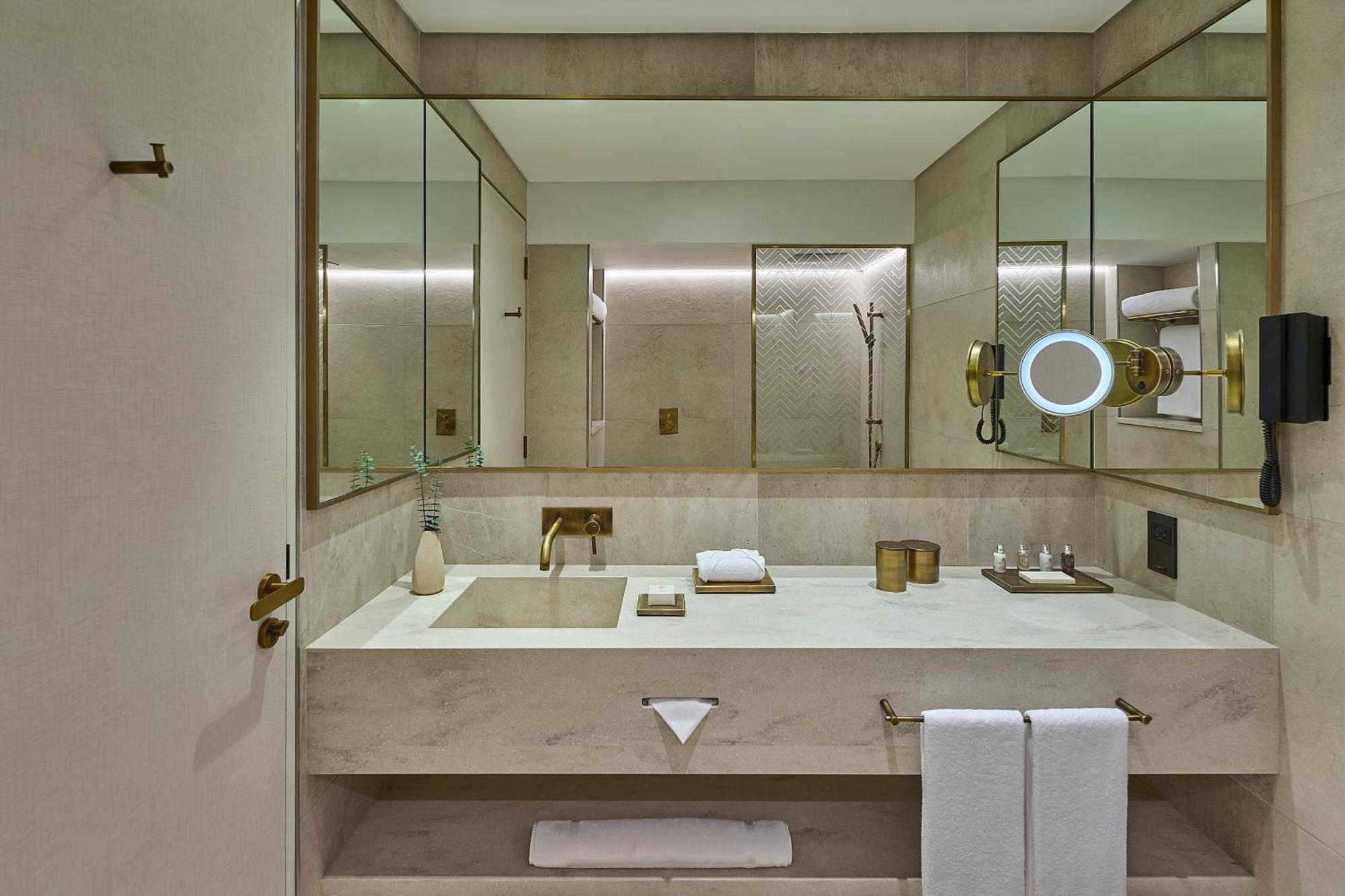 Erth Abu Dhabi Hotel Dış mekan fotoğraf